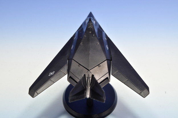 UCC_日米共演！ 最速の翼コレクション F-117_005