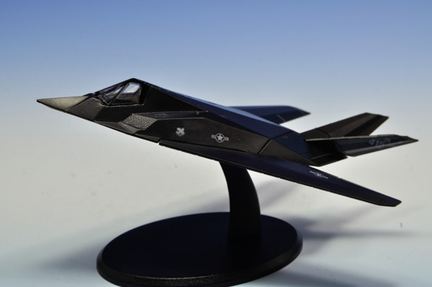 UCC_日米共演！ 最速の翼コレクション F-117_001