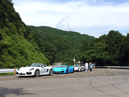 御所の入駐車場にて
