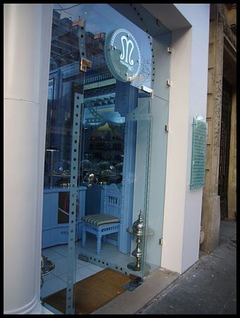 P1930835