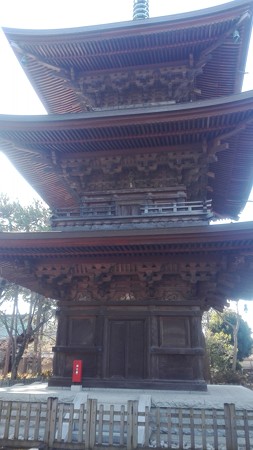 三重塔の組細工にも招福猫児が