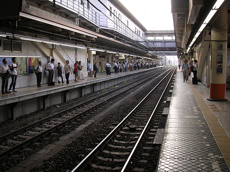 八王子駅ホーム