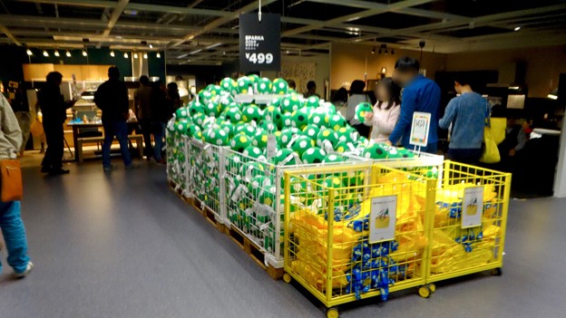 オープン1ヶ月後でも大勢の人で賑わう「IKEA長久手」 - 50