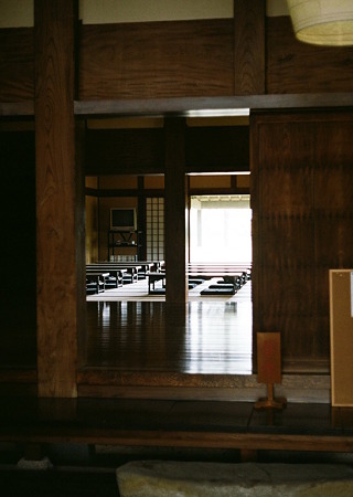Mizube-kouen_OLYMPUS_PEN_FT_Kodak_PORTRA160NC_05092011-03