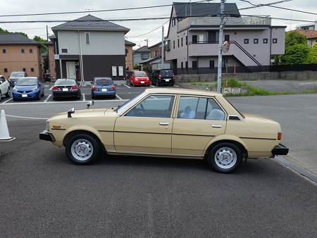 4代目　70カローラ　02