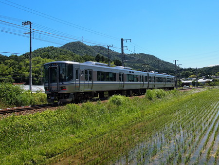 223系普通 山陰本線鍼灸大学前~胡麻01