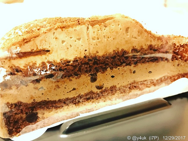 Photos: ショコラ ～チョコ断面～苺ショートケーキのもう1コのケーキ(^O^)