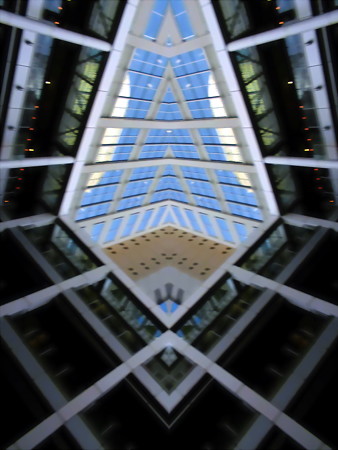 Metropolis_品川駅港南口界隈-09b(回廊)