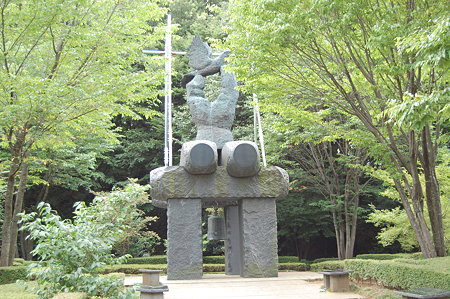 町田　薬師池公園　自由民権の像