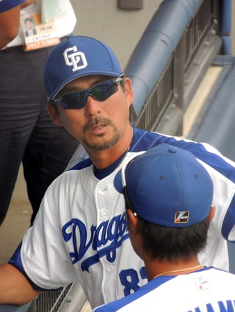 小笠原道大二軍監督。