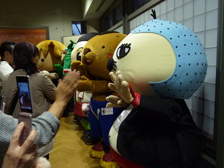 お見送り。