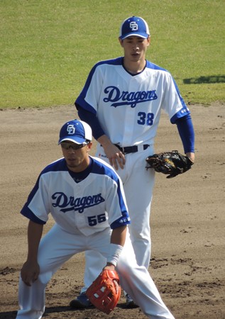 松井雅人選手と福田永将選手。