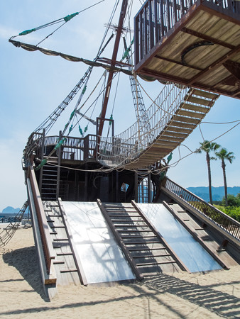 広野海岸公園の海賊船