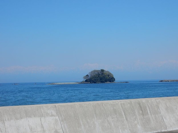 DSCN1975 富山湾、うっすら立山連峰 写真: DSCN1975 富山湾、うっすら立山連峰