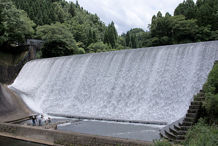 白水ダム正面２