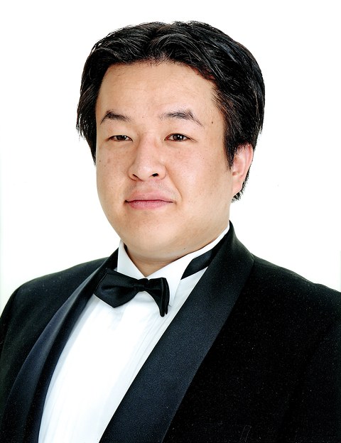 平岡基　ひらおかもとい　声楽家　オペラ歌手　バリトン　　　　　Motoi Hiraoka