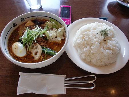南家本店　豆腐とひき肉＋特盛りライス