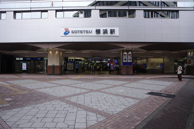 S6192 横浜駅相鉄口みなみ西口 神奈川県横浜市西区 相鉄 Jr東他 写真共有サイト フォト蔵