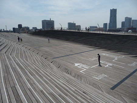 090602-大桟橋 くじらのお腹入口