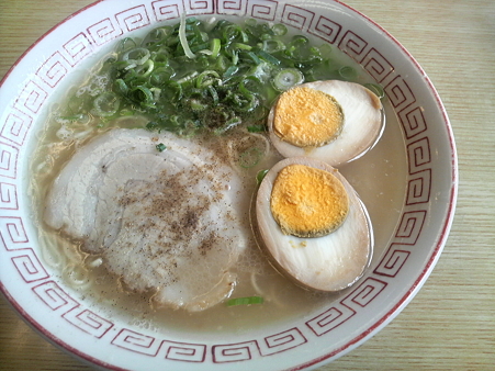 まんまるラーメン煮卵付き