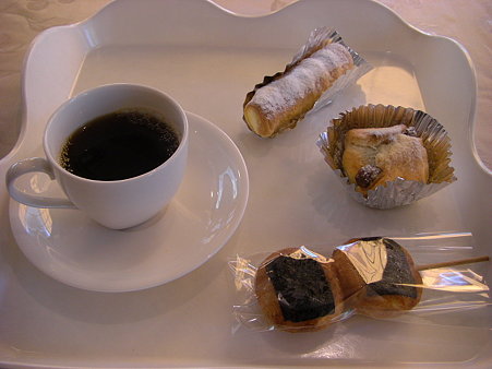 パン屋でだんご売ってます