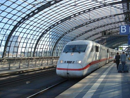 ボン・デュッセルドルフ行き特急(ベルリン駅)