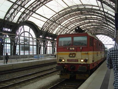 ハンブルク行き特急(ドレスデン駅)