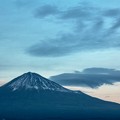 Photos: 12月24日富士宮からの夕方富士山～ 雲が少し面白い感じのクリスマスイブ夕暮れ富士山でした～
