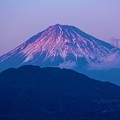 12月29日薩埵峠付近からの夕方富士山～ 今日は紫！