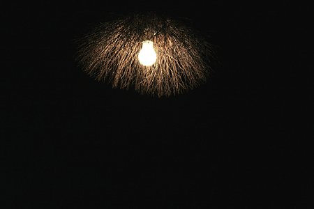 2009.08.12　遠野　電球の傘