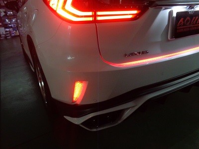 レクサスＲＸ　山梨県　リアバンパーリフレクターＬＥＤ取付