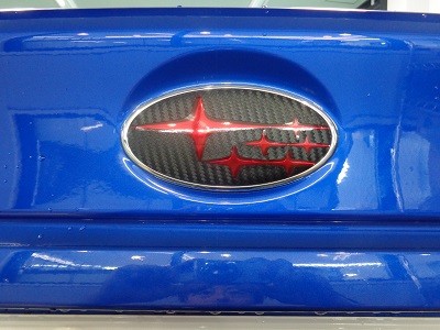 ＷＲＸ　ＳＴＩ　ＶＡＢ　エンブレムカーボンシート加工　クリアレッド＆ブラックカーボンシート