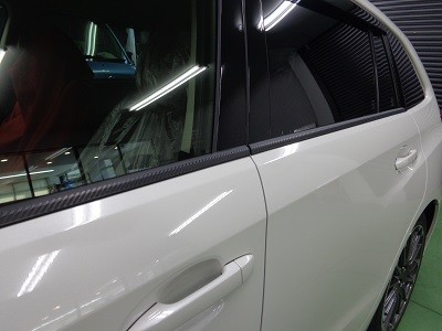 レヴォーグ　モール　カーボンシート貼り込み