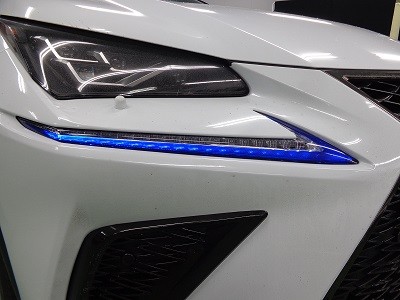 レクサスＮＸ　スモールフィルム　クリアブルー貼り込み