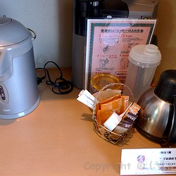 ミル付コーヒーと湯沸しポット・冷水ポット P1080496