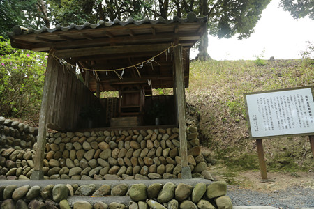 左馬武神社（新野左馬助親矩の墓） (3)