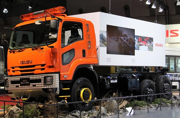 ISUZU　6X6