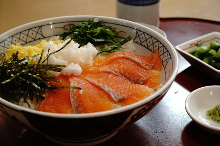 信州サーモン丼(長野道【下り】・梓川SA)