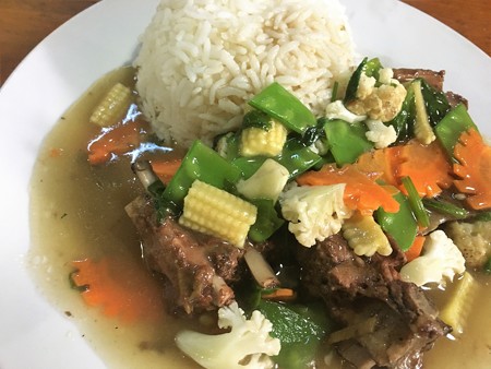 骨付き豚肉餡かけセットのお店 (7)