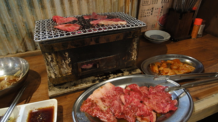 浅草橋 焼肉 奥州牛盛り合わせ1500円、ミノとタン塩