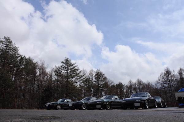 車を停めている間にこの青空。山の天気は変わりやすい。
