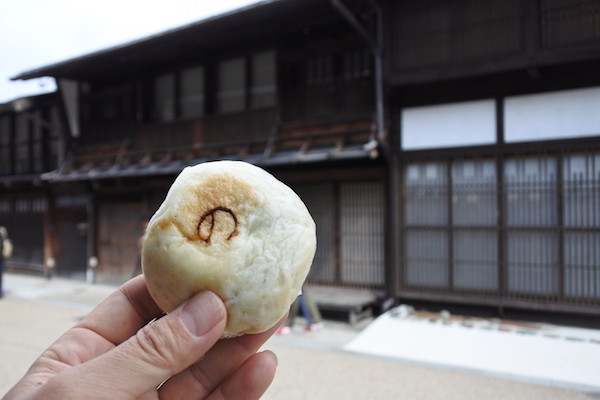 花より団子？ おやきも忘れずに。