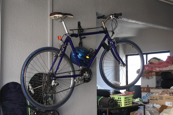 昨年パンクしてから修理もせずに放っておかれたMTB