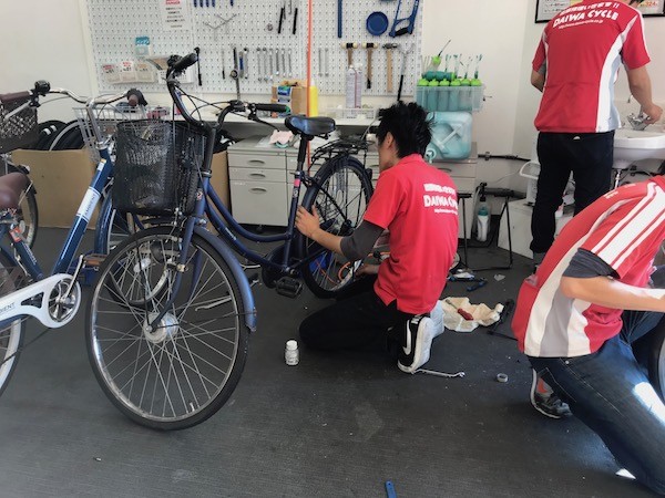 ママチャリ後輪のタイヤ交換は大変なので自転車屋さんに依頼