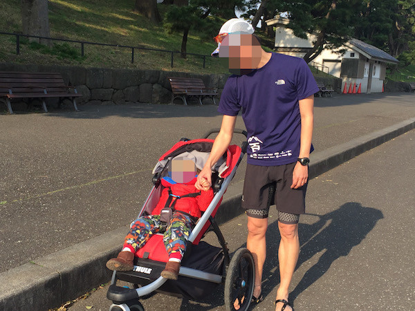 こちらのランナーさんはこの姿で時々走っているとのこと