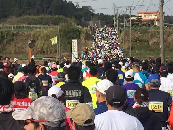 スタートから36分進んでもこの混雑。