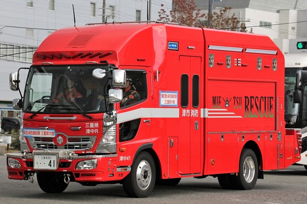 三重県津市消防本部　lll型救助工作車