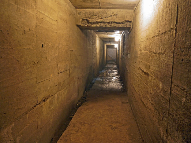 串良基地跡の地下壕第一電信室(3)